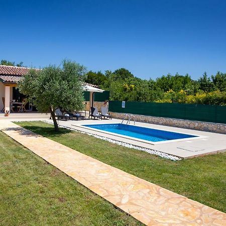 Appartamento House Jozefina With Pool Rovigno Esterno foto