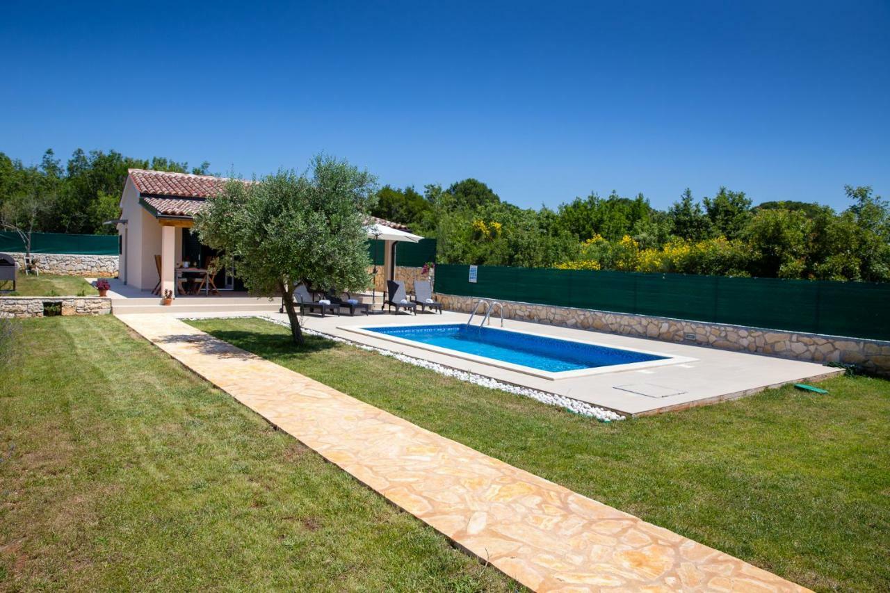 Appartamento House Jozefina With Pool Rovigno Esterno foto