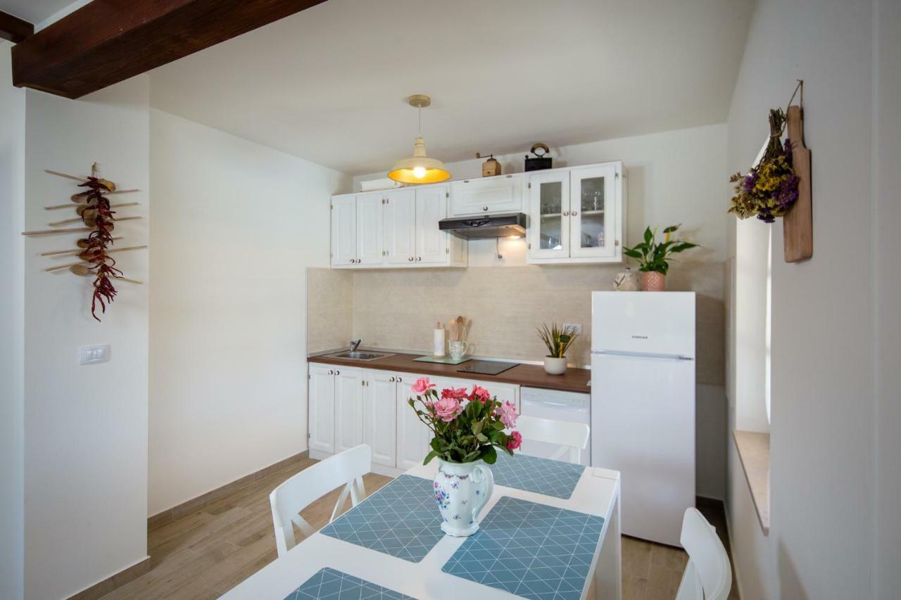 Appartamento House Jozefina With Pool Rovigno Esterno foto
