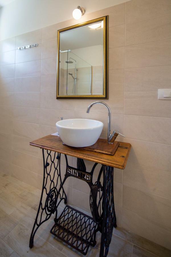 Appartamento House Jozefina With Pool Rovigno Esterno foto