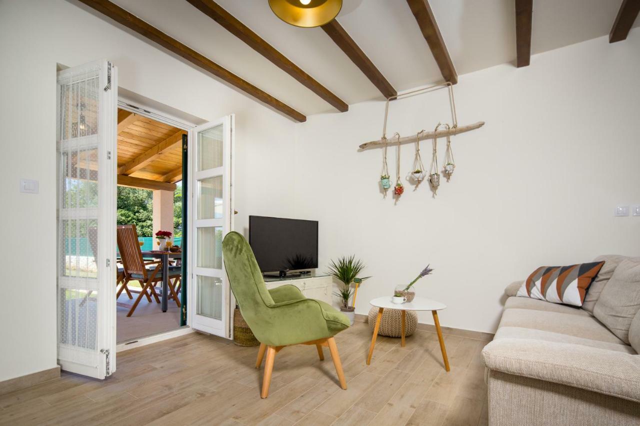 Appartamento House Jozefina With Pool Rovigno Esterno foto